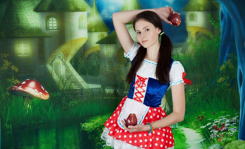 Виктория, 24